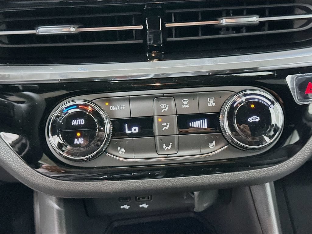 2026 Buick Envista Sport Touring - Photo 16