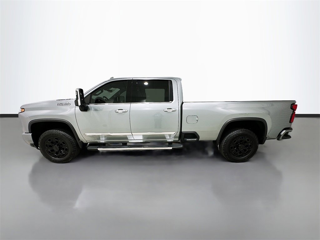 2024 Chevrolet Silverado 3500HD High Country photo 4