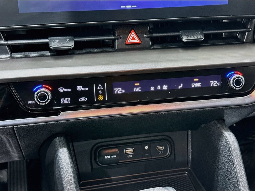 2025 Kia Sportage EX - Photo 16