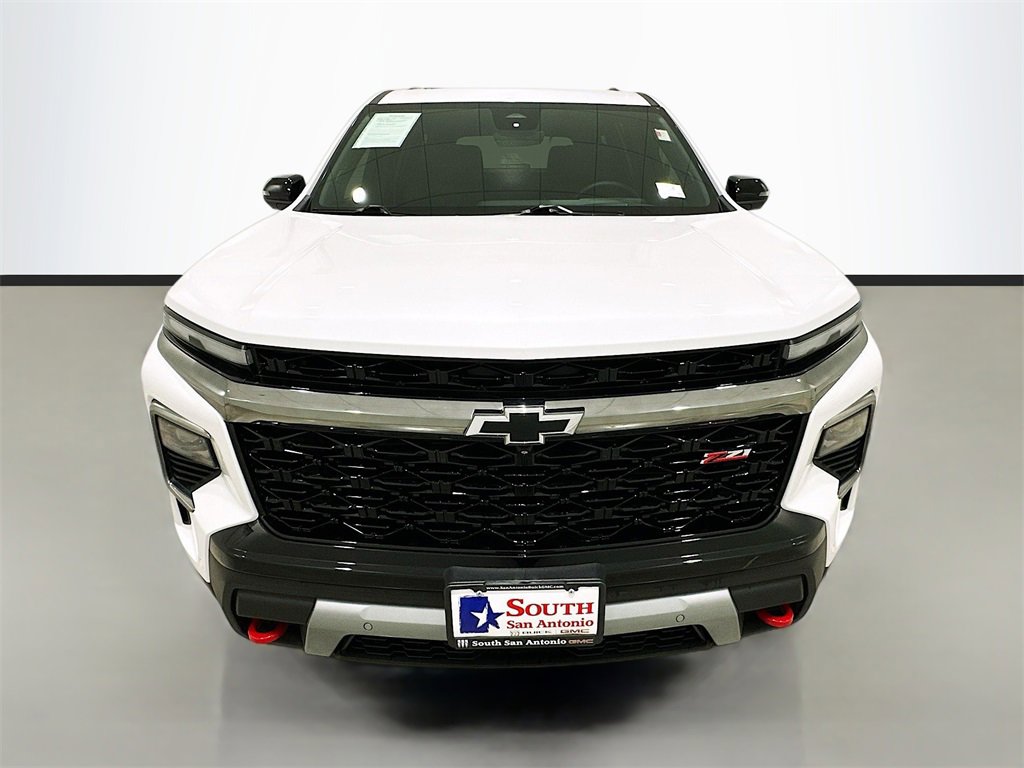 2025 Chevrolet Traverse Z71 photo 2