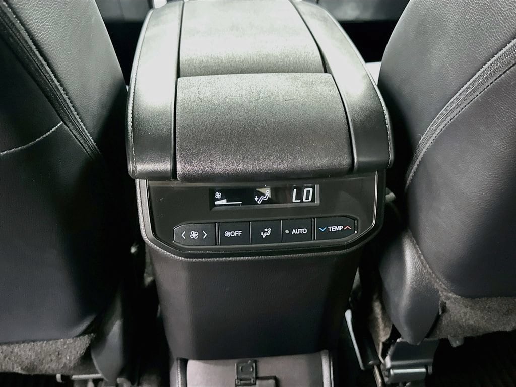 2024 Toyota Highlander XLE - Photo 25