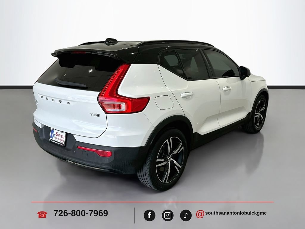 2022 Volvo XC40 R-Design - Photo 8