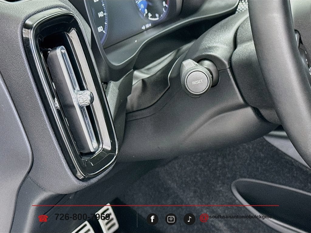 2022 Volvo XC40 R-Design - Photo 11