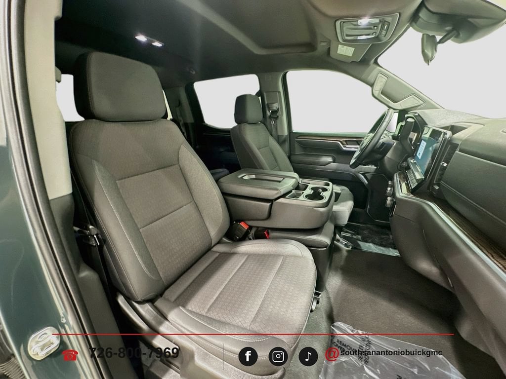 2025 Chevrolet Silverado 1500 LT - Photo 30
