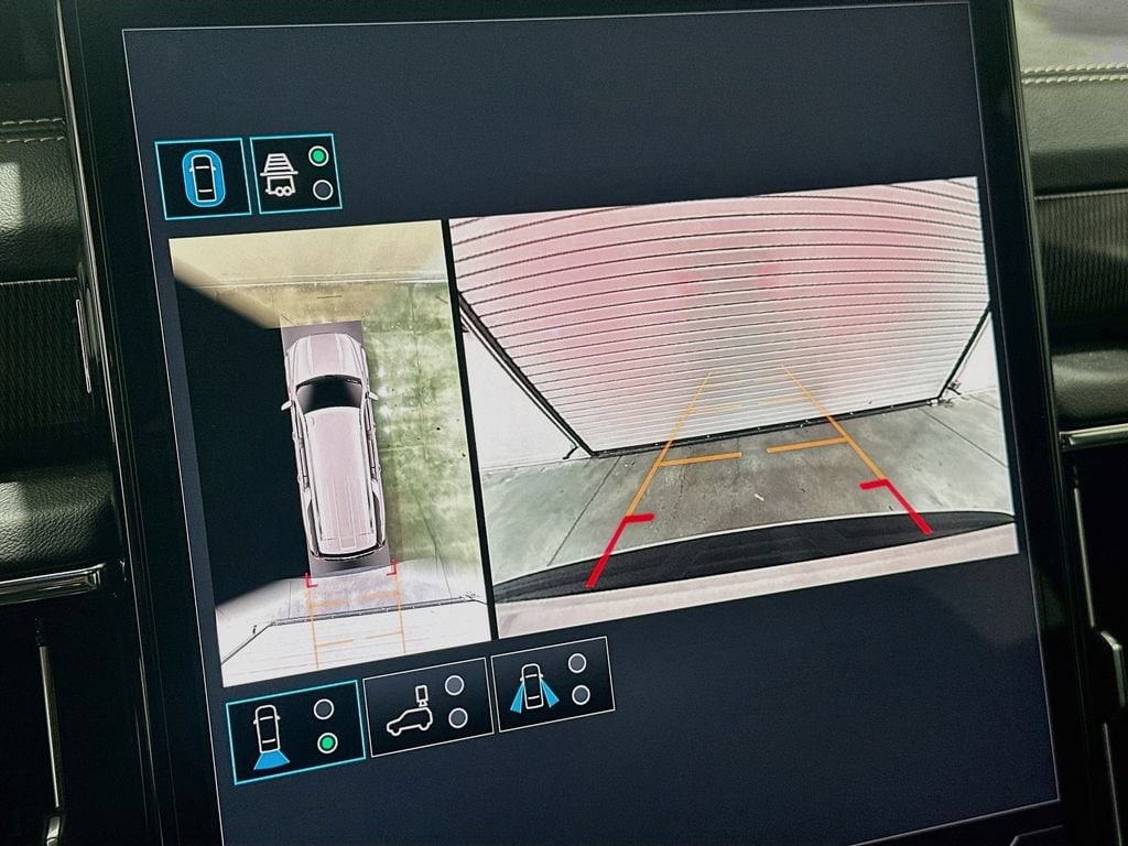 2025 GMC Yukon XL Elevation - Photo 14