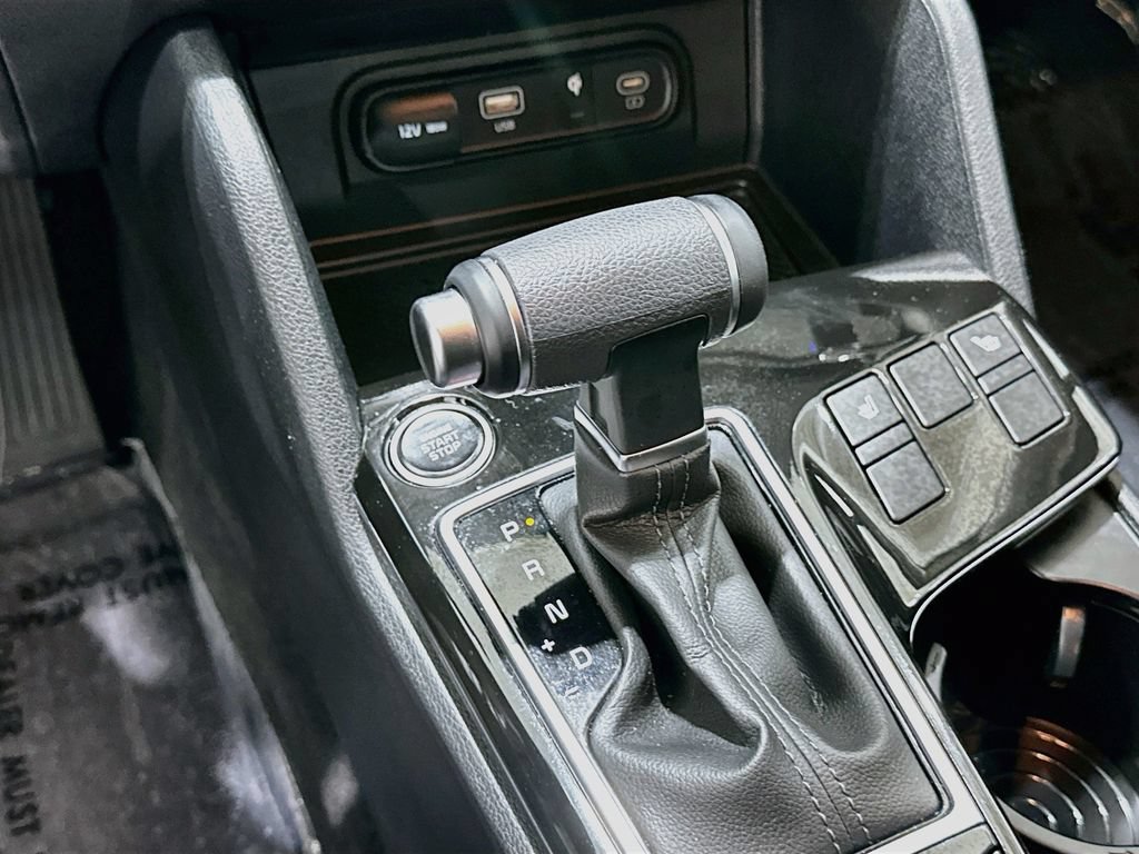 2025 Kia Sportage EX - Photo 17