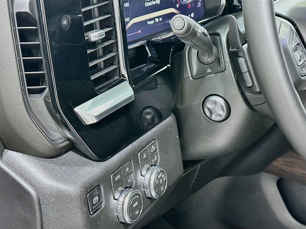 2026 GMC Sierra 1500 SLT - Photo 10