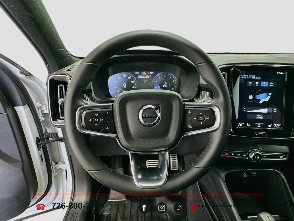 2022 Volvo XC40 R-Design - Photo 12