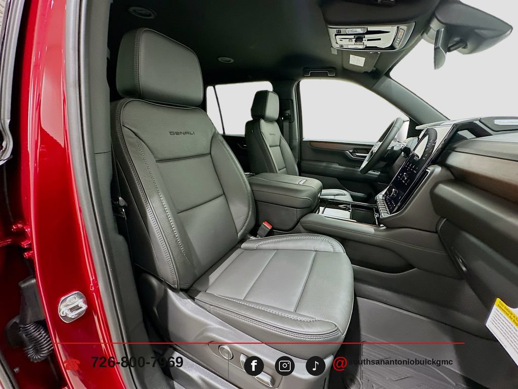 2026 GMC Yukon Denali - Photo 31