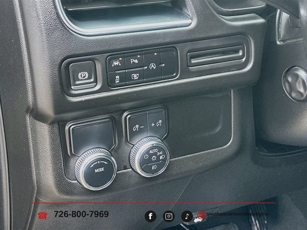 2024 GMC Yukon SLT - Photo 11