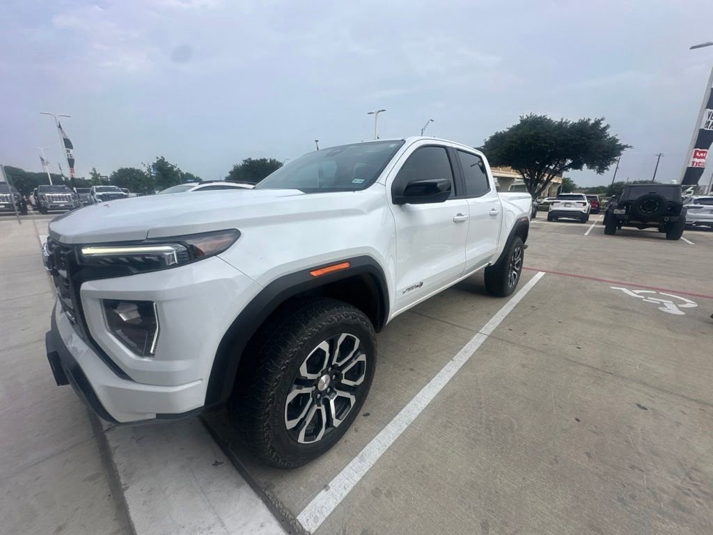 2023 GMC Canyon 4WD AT4 Crew Cab Short Box's photo
