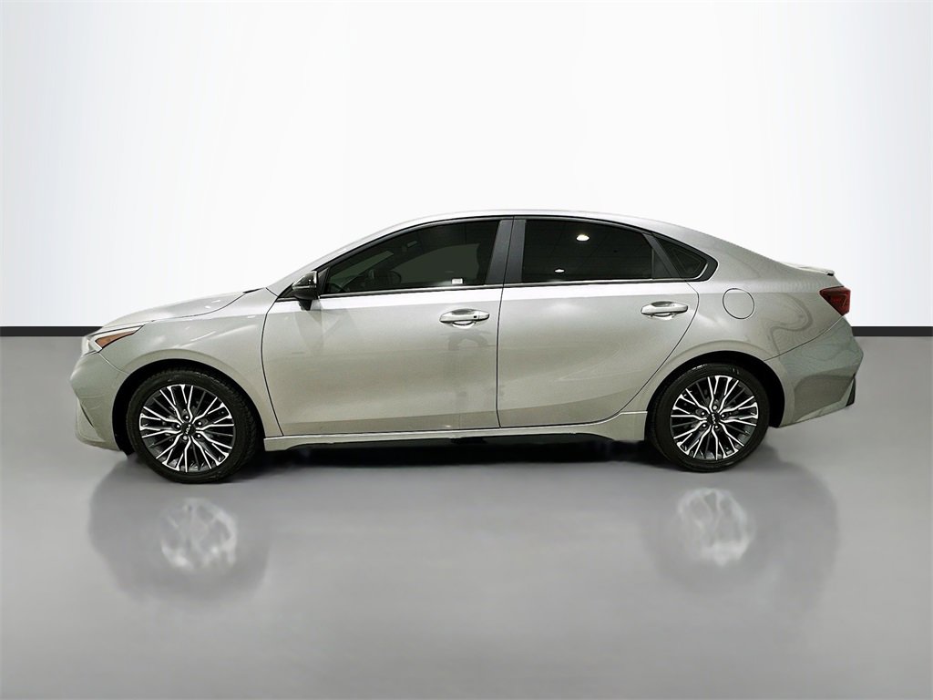 2023 Kia Forte GT-Line photo 4