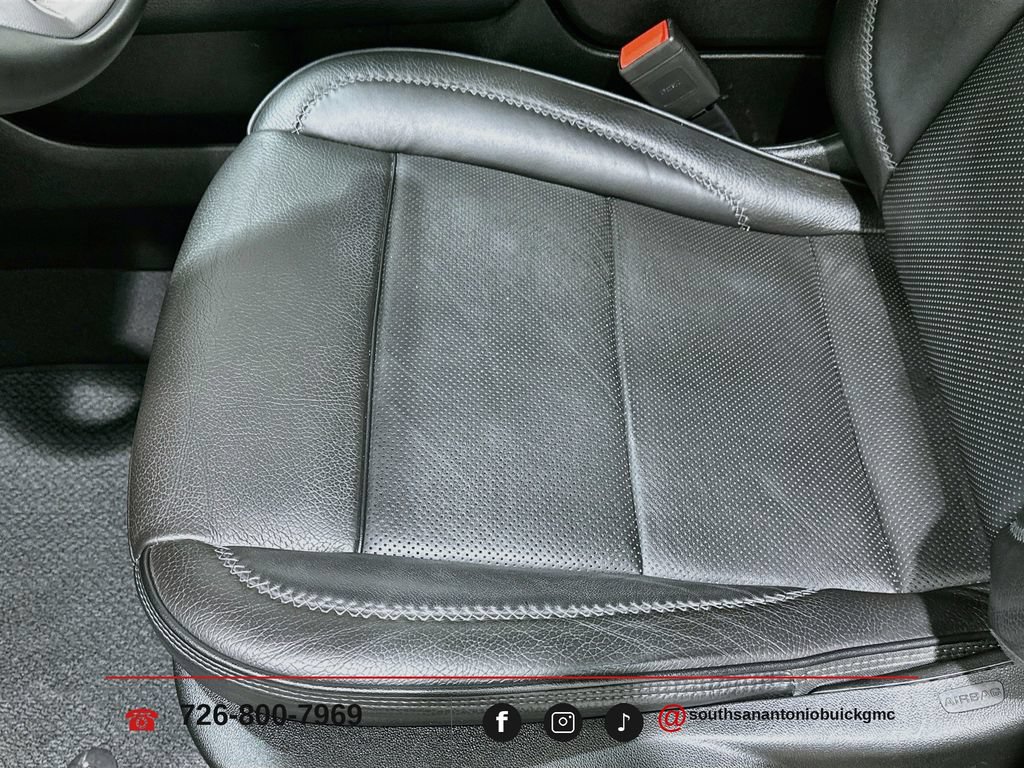 2024 GMC Yukon Denali - Photo 21