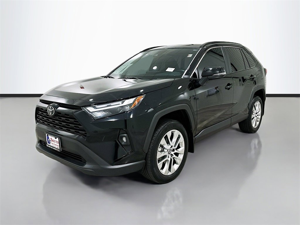 2025 Toyota RAV4 XLE Premium photo 2
