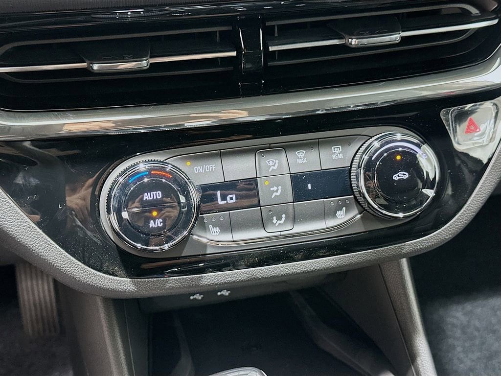2026 Buick Envista Sport Touring - Photo 18