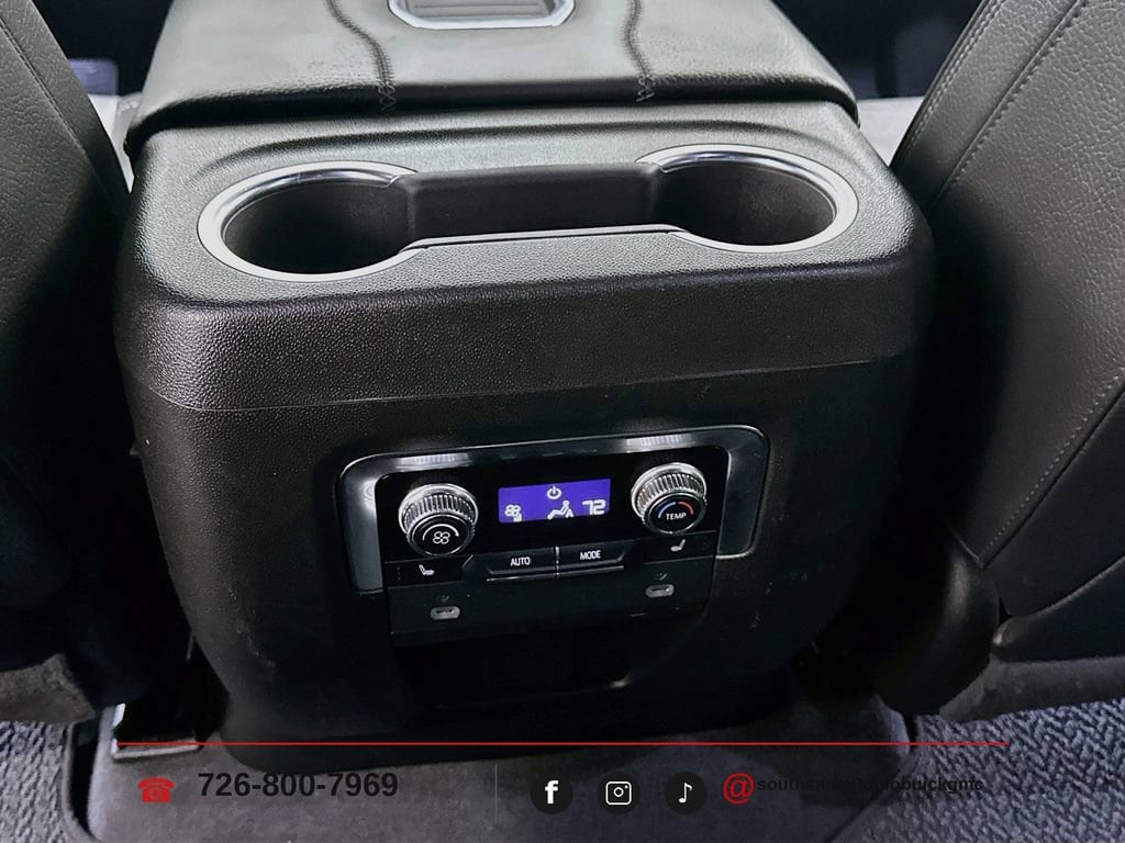 2024 GMC Yukon Denali - Photo 26