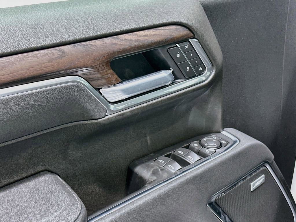 2026 GMC Sierra 1500 SLT - Photo 18