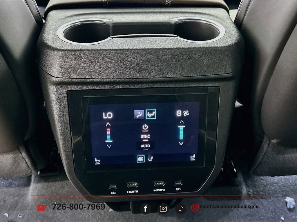 2026 GMC Yukon Denali Ultimate - Photo 28