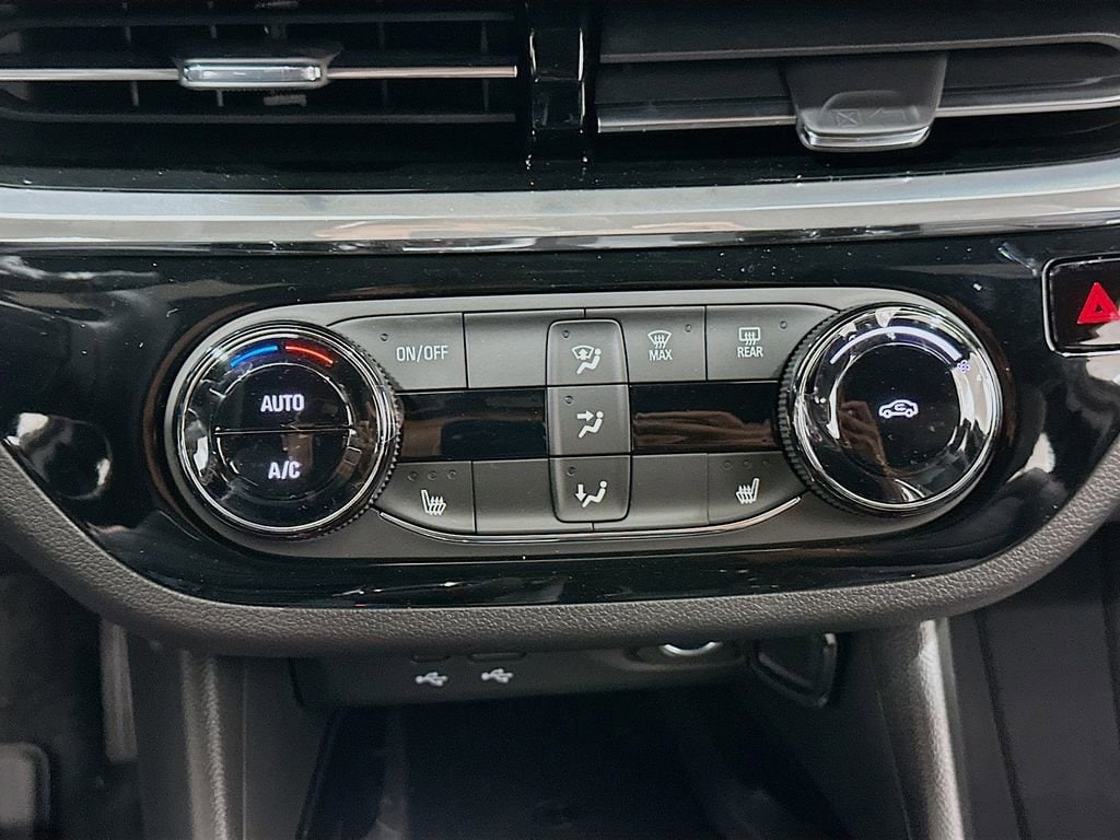 2026 Buick Envista Sport Touring - Photo 18