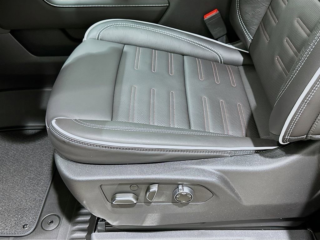 2026 GMC Sierra 1500 AT4X - Photo 20