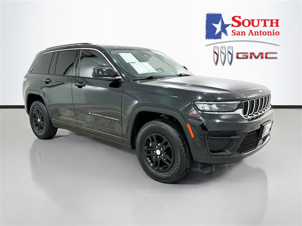 2023 Jeep Grand Cherokee Laredo's photo