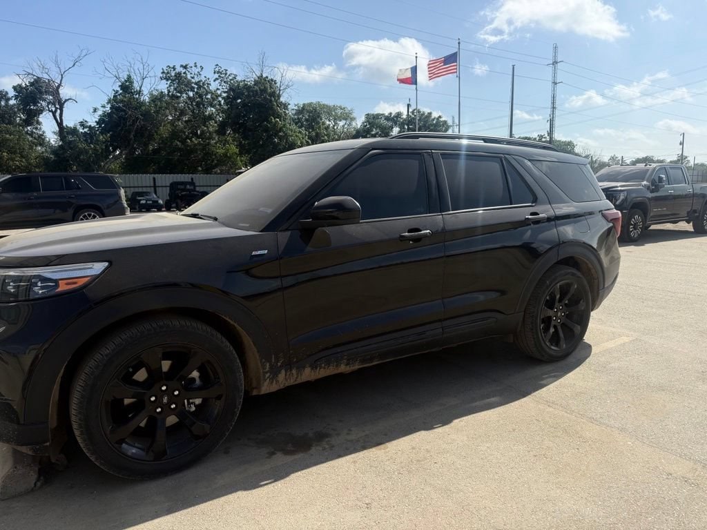 2024 Ford Explorer ST-LINE RWD's photo