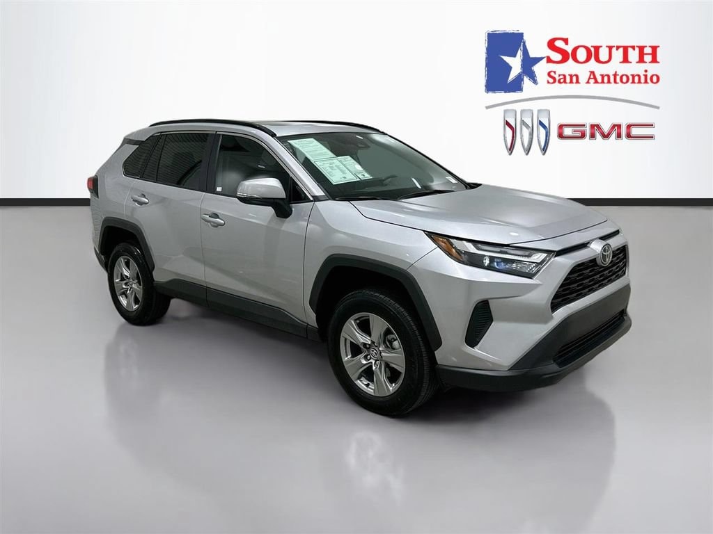2025 Toyota RAV4 XLE - Photo 1