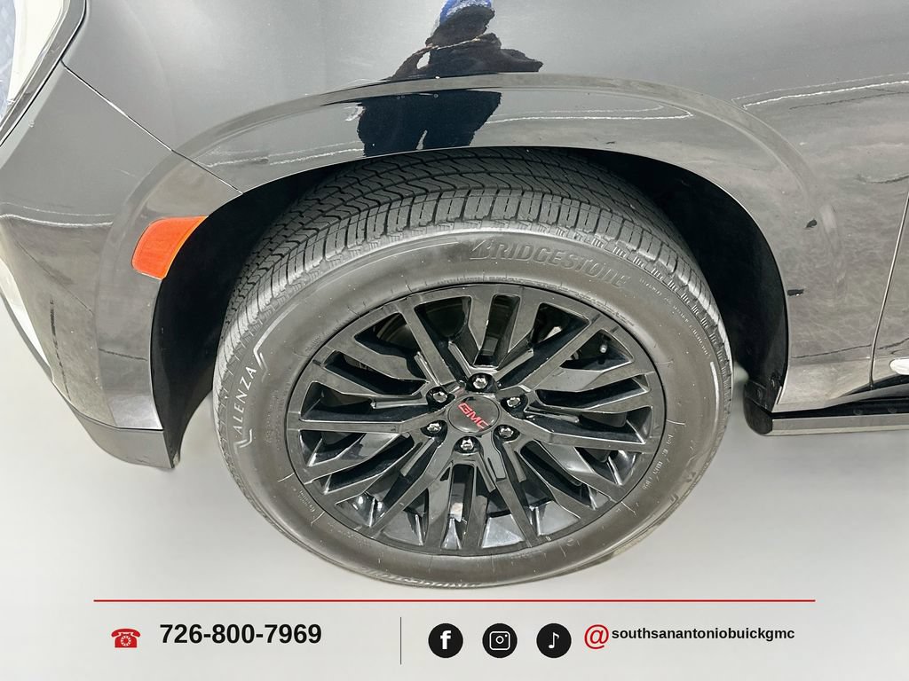 2024 GMC Yukon Denali - Photo 32