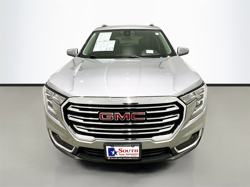 2024 Gmc Terrain SLT photo 2