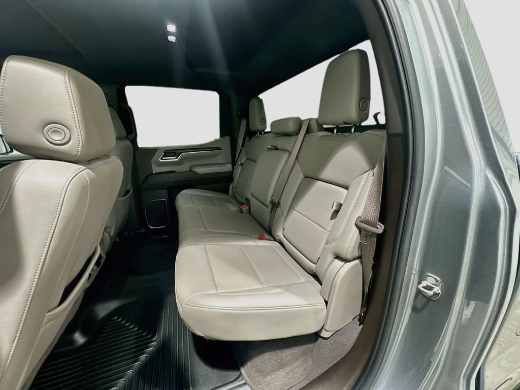 2024 GMC Sierra 1500 SLT - Photo 25