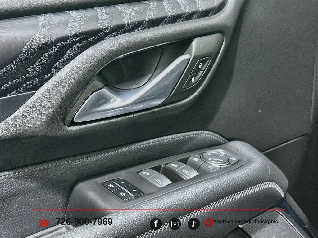 2024 GMC Yukon Denali - Photo 19