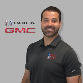 Staff member Rolando Gomez from ID_35929a0a0de9