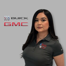 Staff member Julissa Neri from ID_5dd8e9