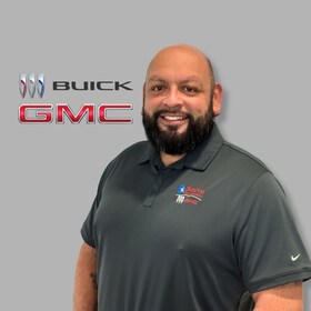 Staff member Richard Gaitan from ID_35929a0a0de9