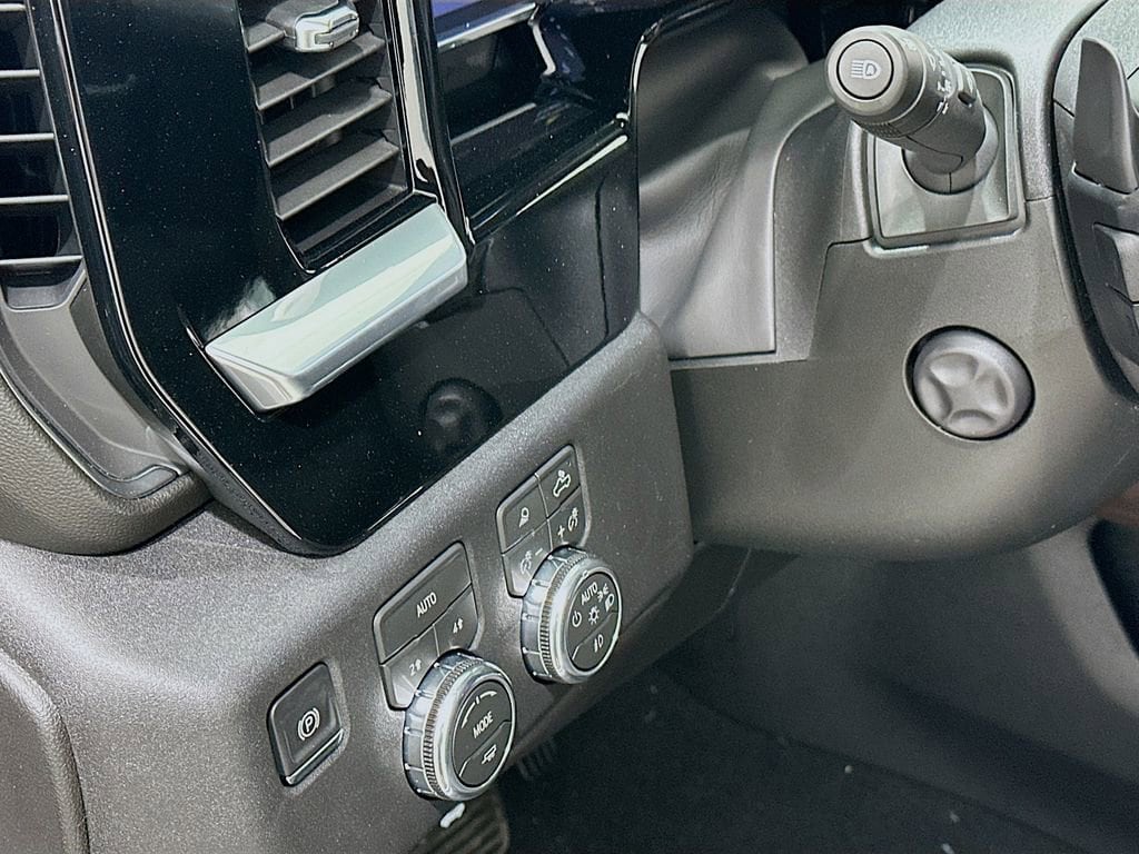 2026 GMC Sierra 1500 SLT - Photo 10