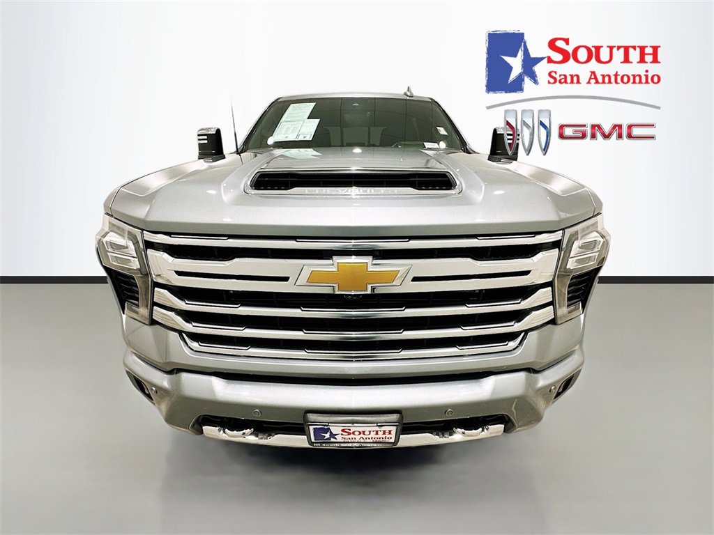 2024 Chevrolet Silverado 3500HD High Country photo 2