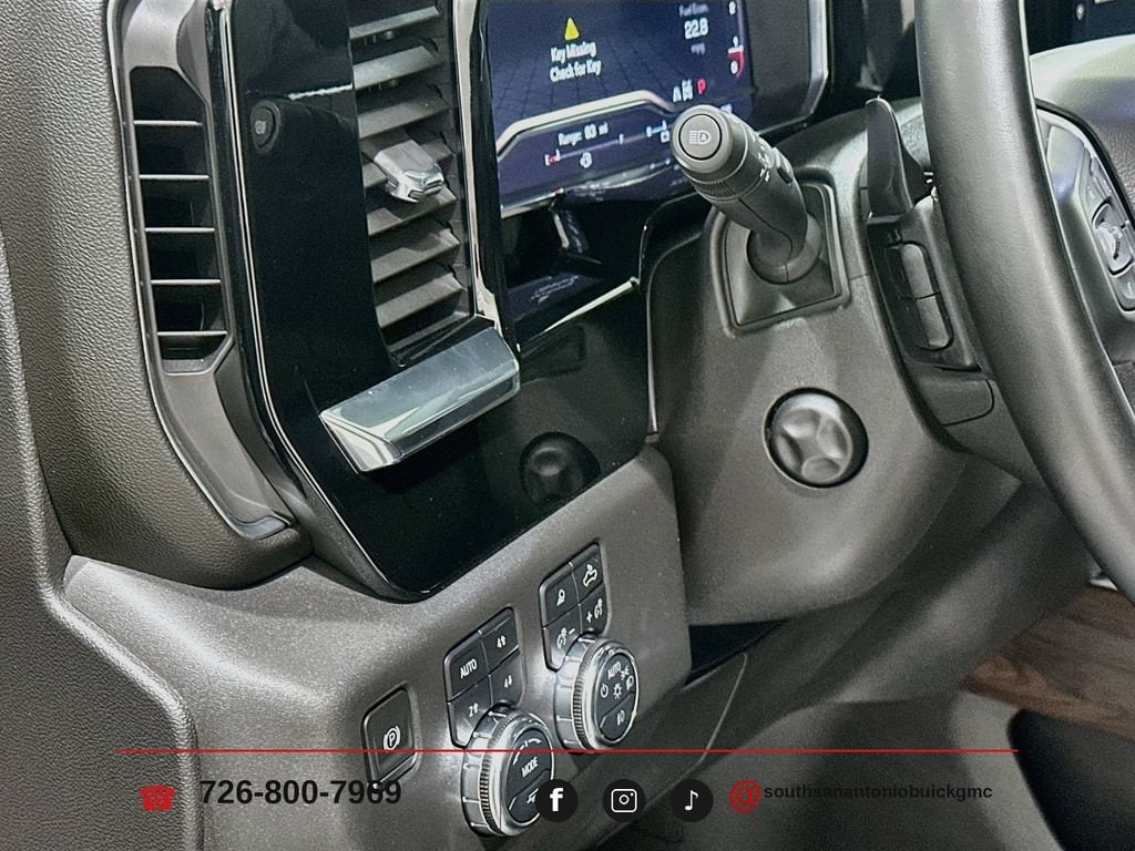 2024 GMC Sierra 1500 SLT - Photo 11