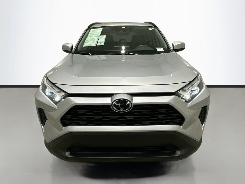2025 Toyota RAV4 XLE - Photo 2