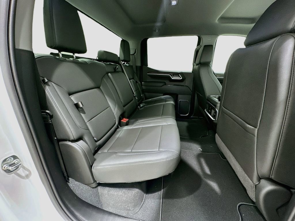 2026 GMC Sierra 1500 SLT - Photo 28