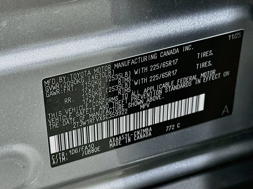 2025 Toyota RAV4 XLE - Photo 31
