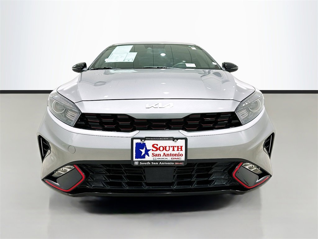 2023 Kia Forte GT-Line photo 2