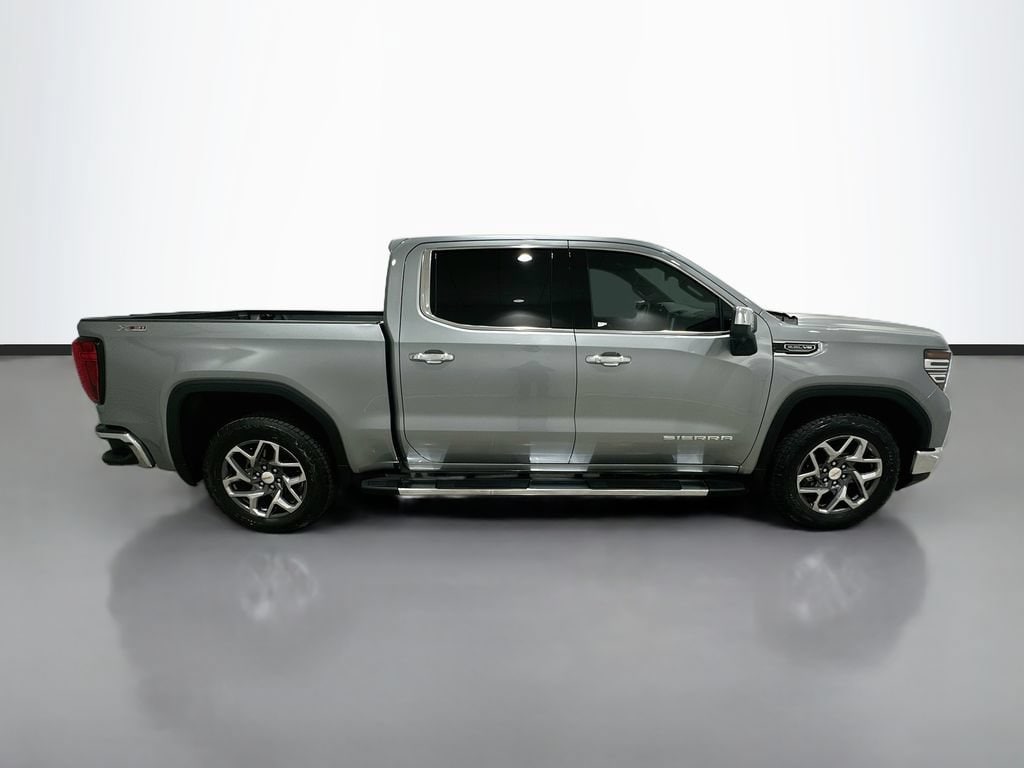 2024 GMC Sierra 1500 SLT - Photo 8