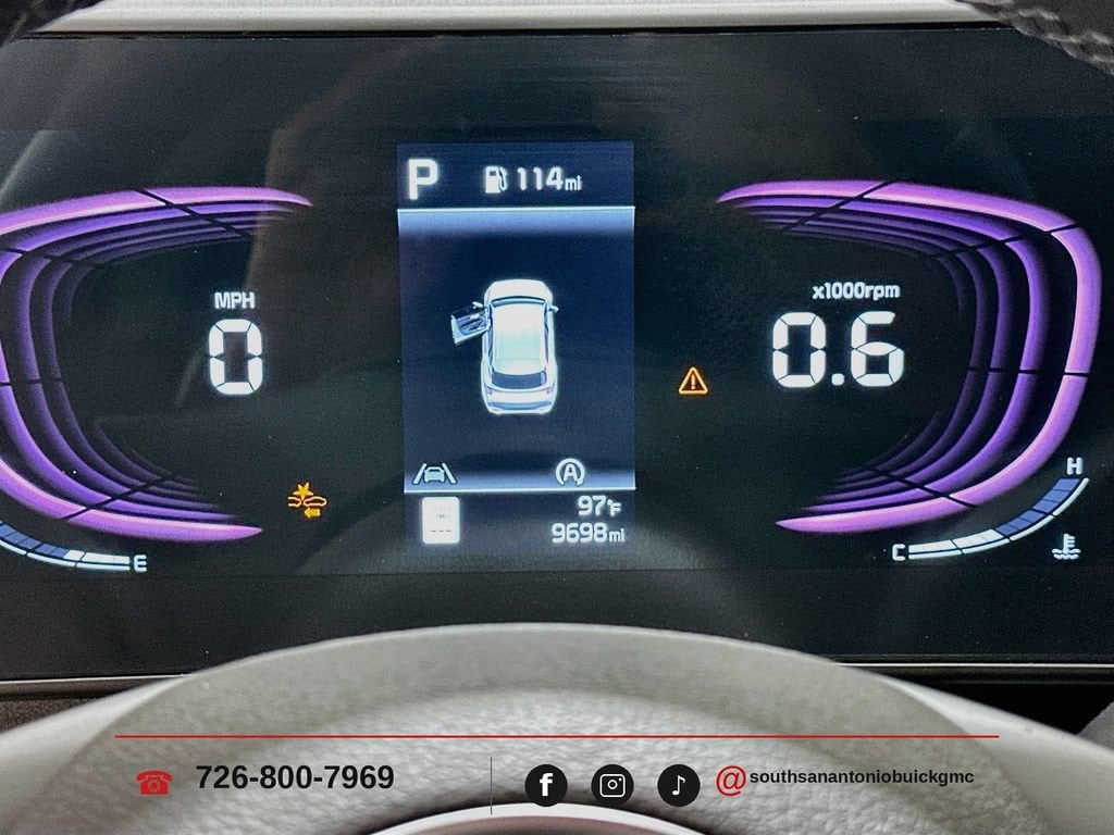 2025 Kia Sportage EX - Photo 12