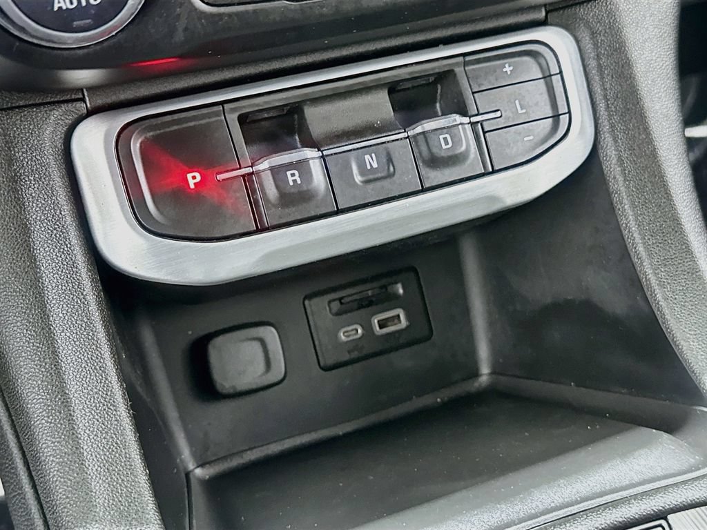2023 GMC Acadia SLT - Photo 16