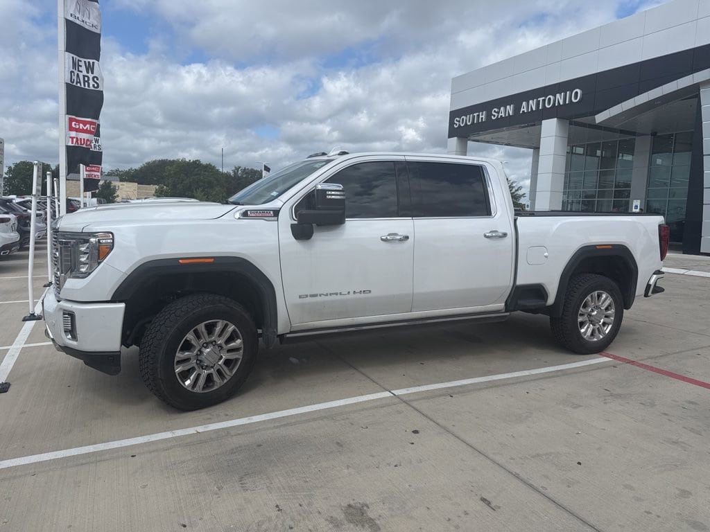 2022 GMC Sierra 4WD Crew Cab Standard Box Denali's photo