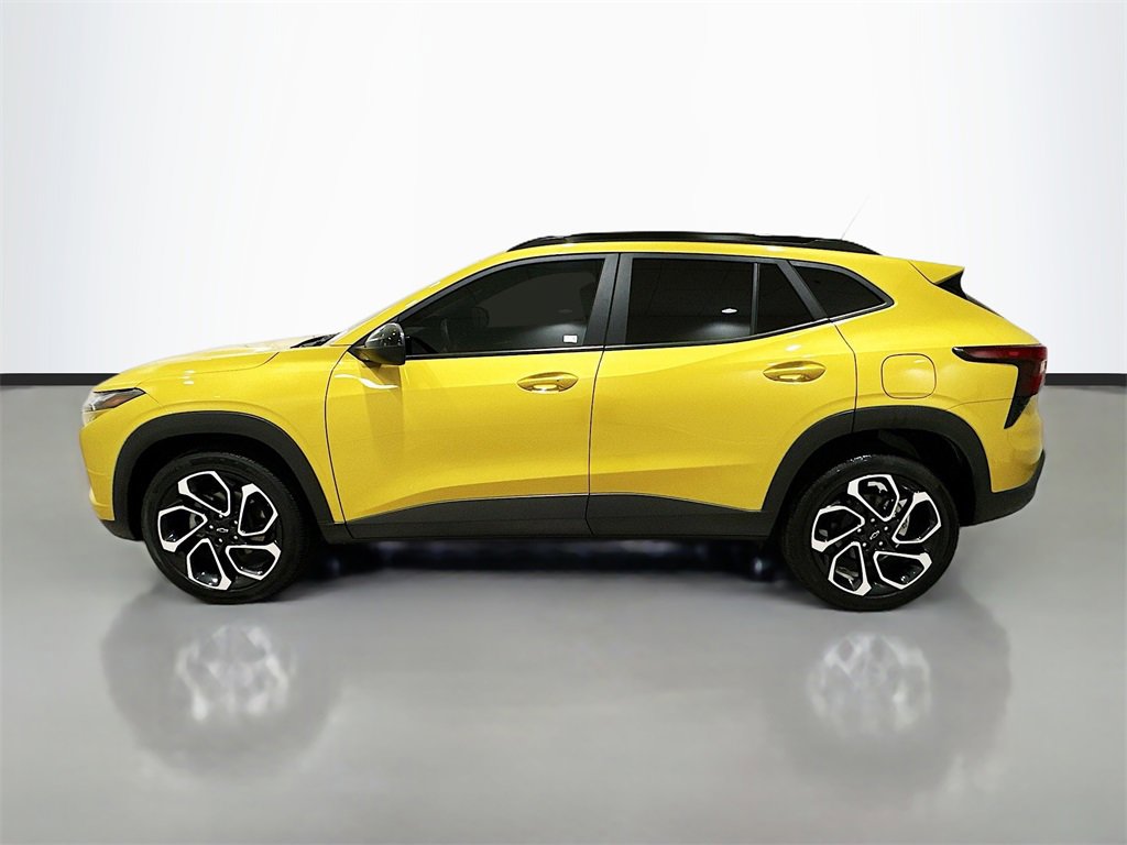 2025 Chevrolet Trax photo 2