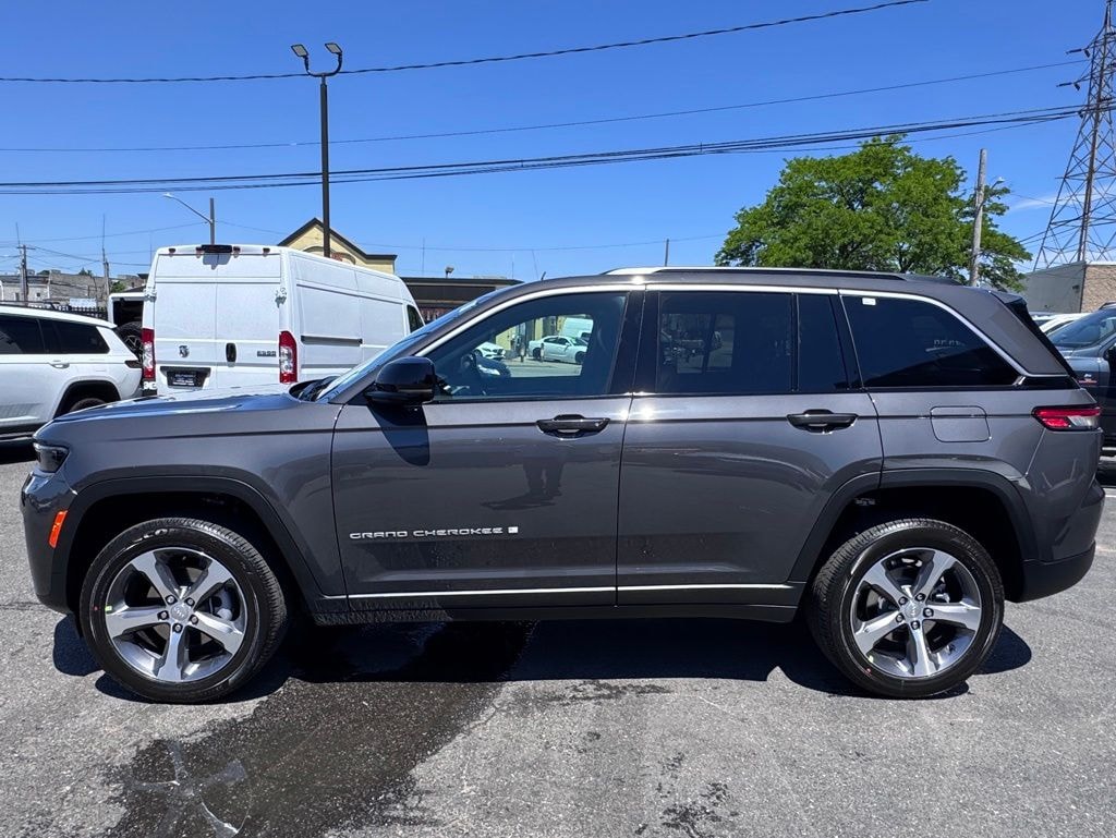 New 2026 Jeep Grand Cherokee Sport Utility