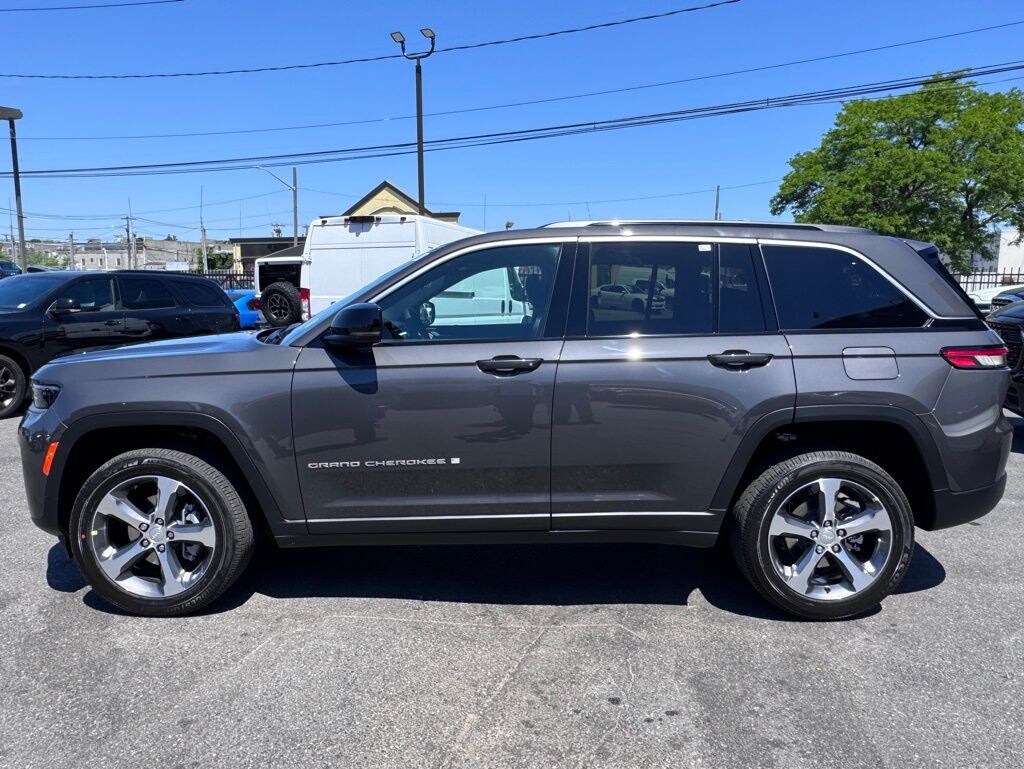 New 2026 Jeep Grand Cherokee Sport Utility