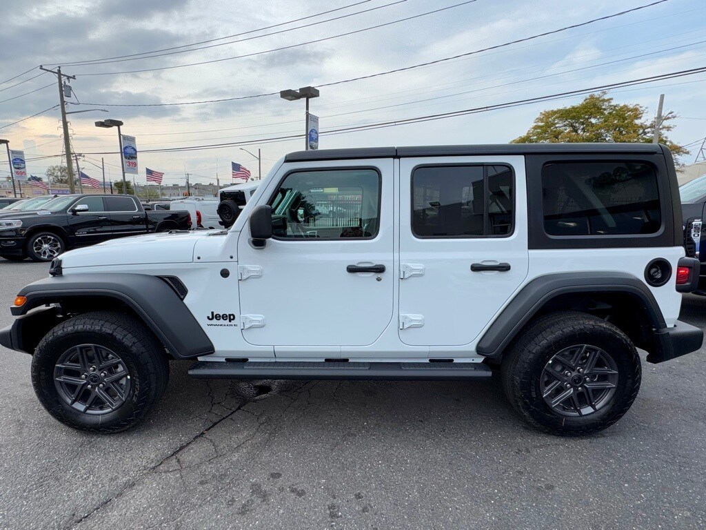 2025 Jeep Wrangler Sport S photo 4