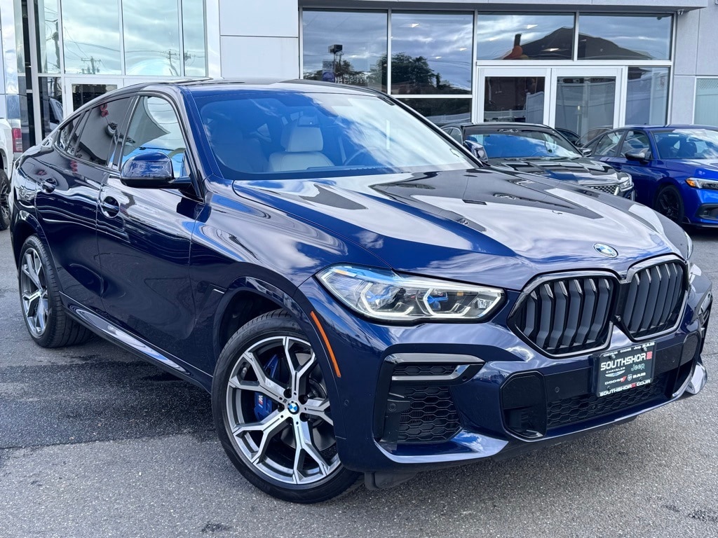 2022 BMW X6 M50i's photo